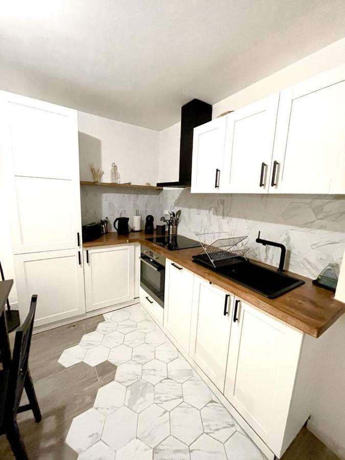 Joli T4 Renove Climatise Entre St Charles/Le Vieux-Port Apartment Marseille Bagian luar foto